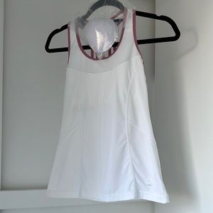 NWT Sofibella Racerback